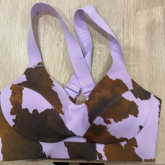 Ivy bark x Adidas sports bra - Picture 2 of 4